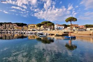 Campo: messi al bando sexy-shop, distributori di marijuana (legale) e prodotti non "tipici"