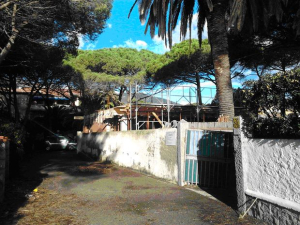 C&#039;era una volta l&#039;Isoletta Verde&amp;Blu- Secondo alibi per una distruzione