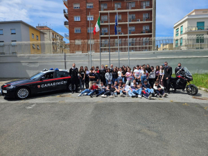 Carabinieri: Ragazzi delle medie longonesi in visita al Comando Provinciale ed alla riserva del Tombolo