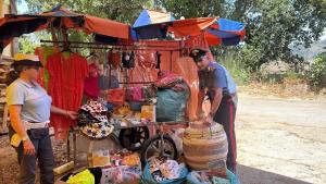 Capoliveri: operazione congiunta contro il commercio abusivo in spiaggia condotta da Carabinieri e Polizia locale