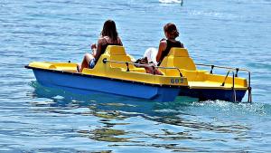 A Sciambere: Tutti a Piombino in pedalò (e in culo ai totani!)