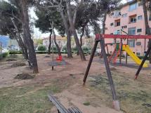 Portoferraio: i residenti ripuliscono i giardini di Piazza Dante - Fotocronaca