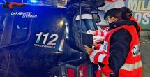 Circolava con una targa anteriore diversa dalla posteriore, denunciato per falso dai CC