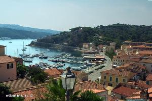 Carenza di acqua nelle abitazioni a Porto Azzurro