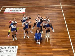 La Pallavolo Elba 97 chiude l'anno in bellezza a augura a tutti buone feste
