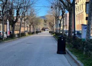 Nuovi cestini gettacarte nel centro storico di Portoferraio