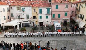 Casa è dove sei al sicuro: Marciana Marina contro la Violenza sulle Donne