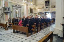 I Carabinieri celebrano il precetto pasquale per i militari dei comandi dell’arma elbani nella Chiesa di Santa Chiara a Marciana Marina