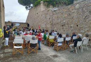 Con Amnesty International a Forte Inglese a cantare e parlare di Referendum, Migrazioni e Pace