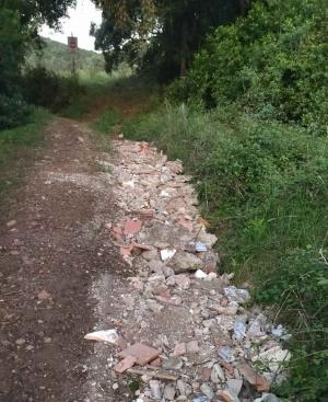 &quot;La grande schifezza&quot; - Un&#039;altra discarica lungo la G.T.E.