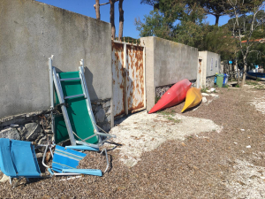 Immagini di incuria dalla Spiaggia della Padulella