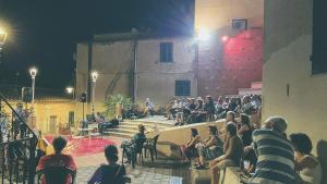 Autorə in Vantina. Intervallo di mezza estate
