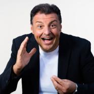 Claudio Lauretta protagonista della prima serata Comedy degli Elba Music Awards