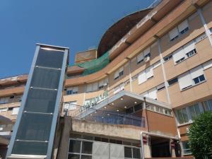 Il ringraziamento al personale sanitario per l’assistenza assicurata ad un parrocchiano della Comunità Pastorale di Portoferraio