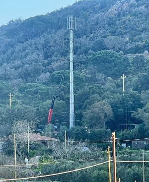 L'antenna di Valcarene è stata installata. Il silenzio del Comune costa caro