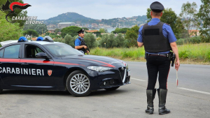 Botte, insulti, minacce e continue violenze alla compagna, 60enne elbano arrestato dai Carabinieri