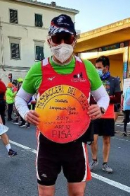 Gianni Tacchella alla maratona di Pisa come inviato speciale dei Messaggeri del Mare