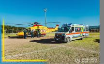 Cade da un'impalcatura, trasferito, in codice d'urgenza rosso, con Pegaso a Livorno