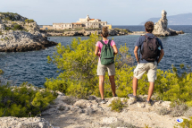 All'Isola di Pianosa in primavera in mountain bike o visitando i musei
