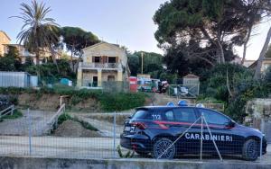 Operaio cade da una scala a Portoferraio, trasferito in codice rosso a Livorno con l&#039;elisoccorso