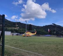 Malore su un catamarano a Porto Azzurro: 71enne trasferito in elicottero a Siena