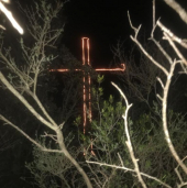 Torna ad illuminarsi la Croce di Zuccale a Capoliveri