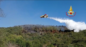 Incendio: i lanci del Canadair per spengere le fiamme - VIDEO