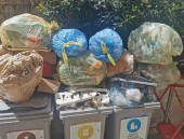 Fotonotizia: mancata raccolta dei rifiuti in via Venezia a Campo