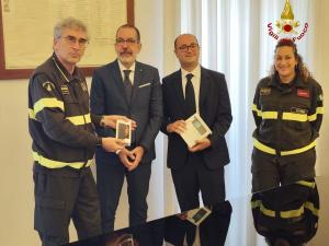 Consegnati nuovi telefoni satellitare e rugged ai Vigili del Fuoco volontari dell’Isola di Capraia