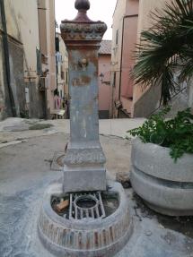 Michel: ll vicinato di Piazza Padella e lo zampino di Nonna Giulia che aspetta la sorpresa