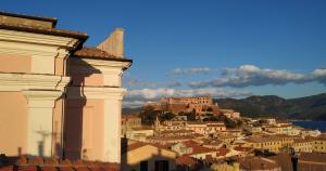 Un'ennesima lamentela di chi soffre per il degrado urbano nel centro storico ferajese