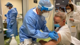 Campagna vaccinale Toscana, quanti sono - chiede la Lega - i sanitari in prima linea?