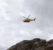 Cade in un sentiero in zona Le Filicaie, soccorsa da Vigili del Fuoco e Pegaso