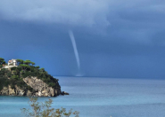 Da Nord-Est  (Cavo) a Sud-Ovest (Pomonte) trombe marine vicine all'Elba