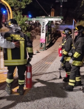 Va a fuoco nella notte un'antenna sul Monte Capanne, intervengono Vigili del Fuoco e Carabinieri Forestali