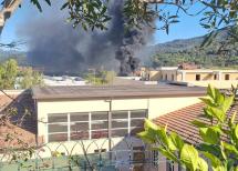 Incendio in località Orti a Portoferraio,  a fuoco due casette prefabbricate