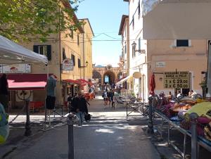 Grande successo per “Svuota Cantina” e “Il Mercato in Centro”: appuntamento al 24 maggio
